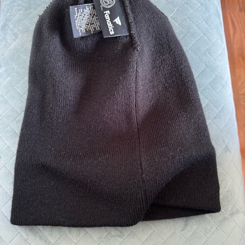 Fanatics Chicago Black Knit Pom Beanie with Multicolor Logo - Picture 4 of 6